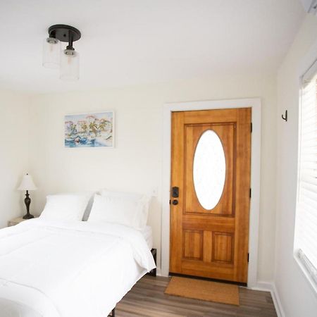 Cozy Studio - Blocks From The Ocean! شاطئ جاكسونفيل المظهر الخارجي الصورة