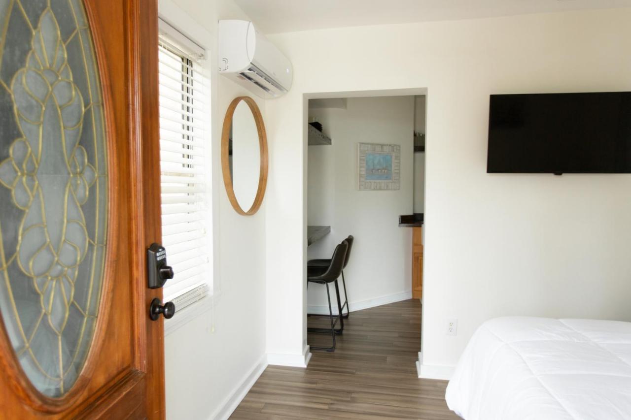 Cozy Studio - Blocks From The Ocean! شاطئ جاكسونفيل المظهر الخارجي الصورة