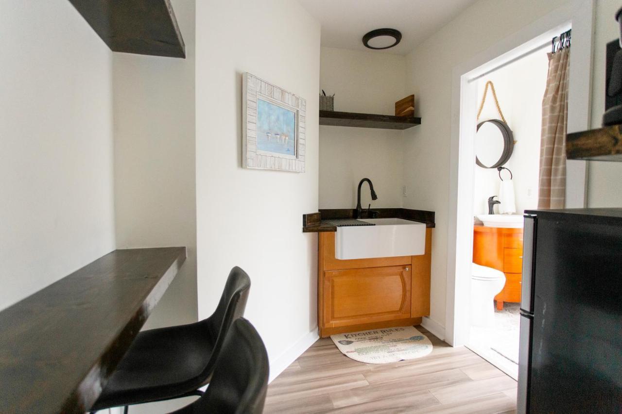 Cozy Studio - Blocks From The Ocean! شاطئ جاكسونفيل المظهر الخارجي الصورة